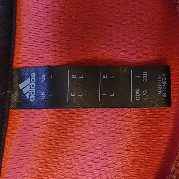 Red Adidas size L - Picture 3 of 4